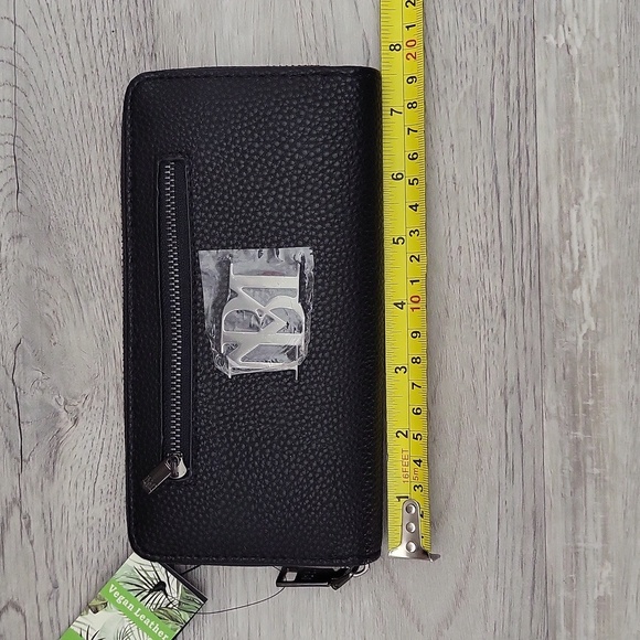 Badgley Mischka Black Vegan‎ Leather Wallet Clutch Full Zip Pebbled Sleek NEW - Picture 11 of 13